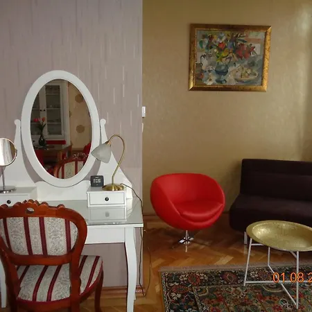 아파트 Danube Serviced Apartments